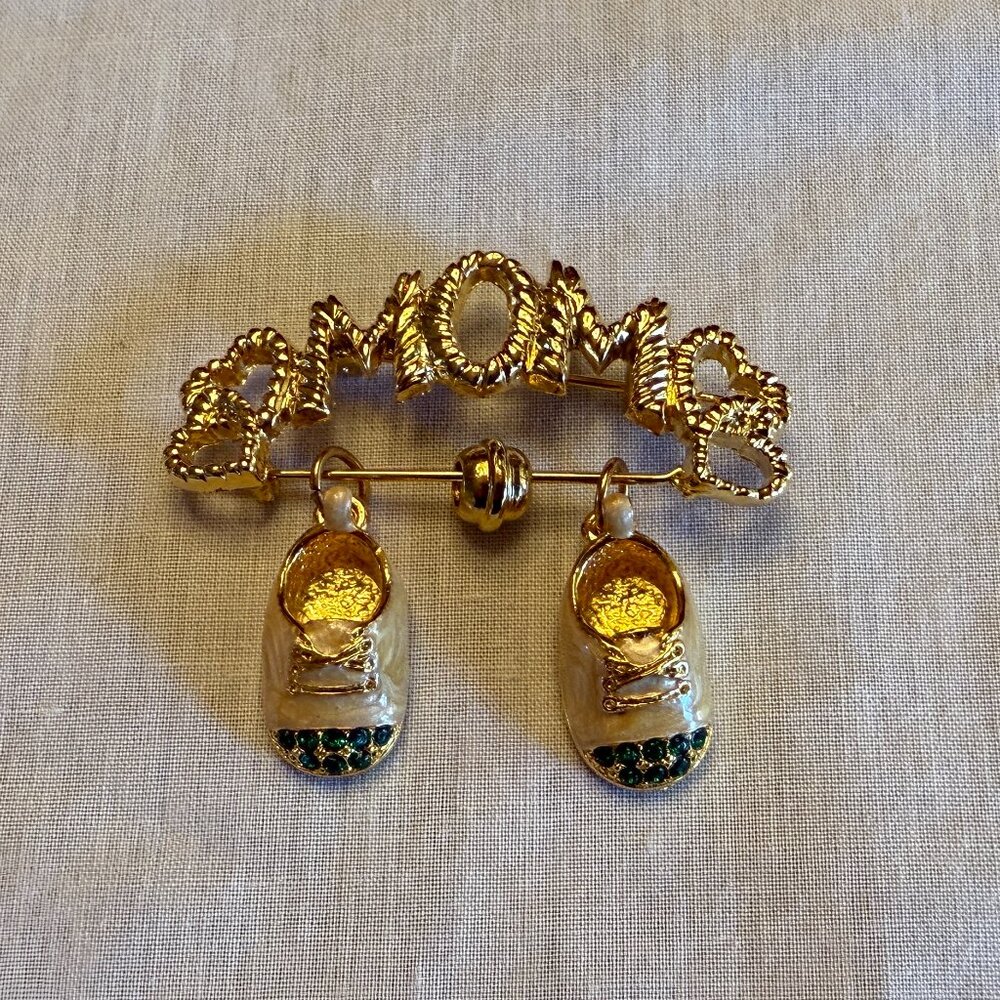 Firenza Gold Tone "Mom" Pin With Enamel Crystal Baby Shoe Charms